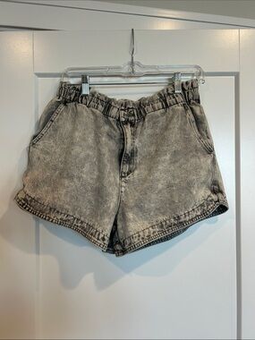 Thread and Supply Washed Gray High-Waist Denim Shorts size Large.